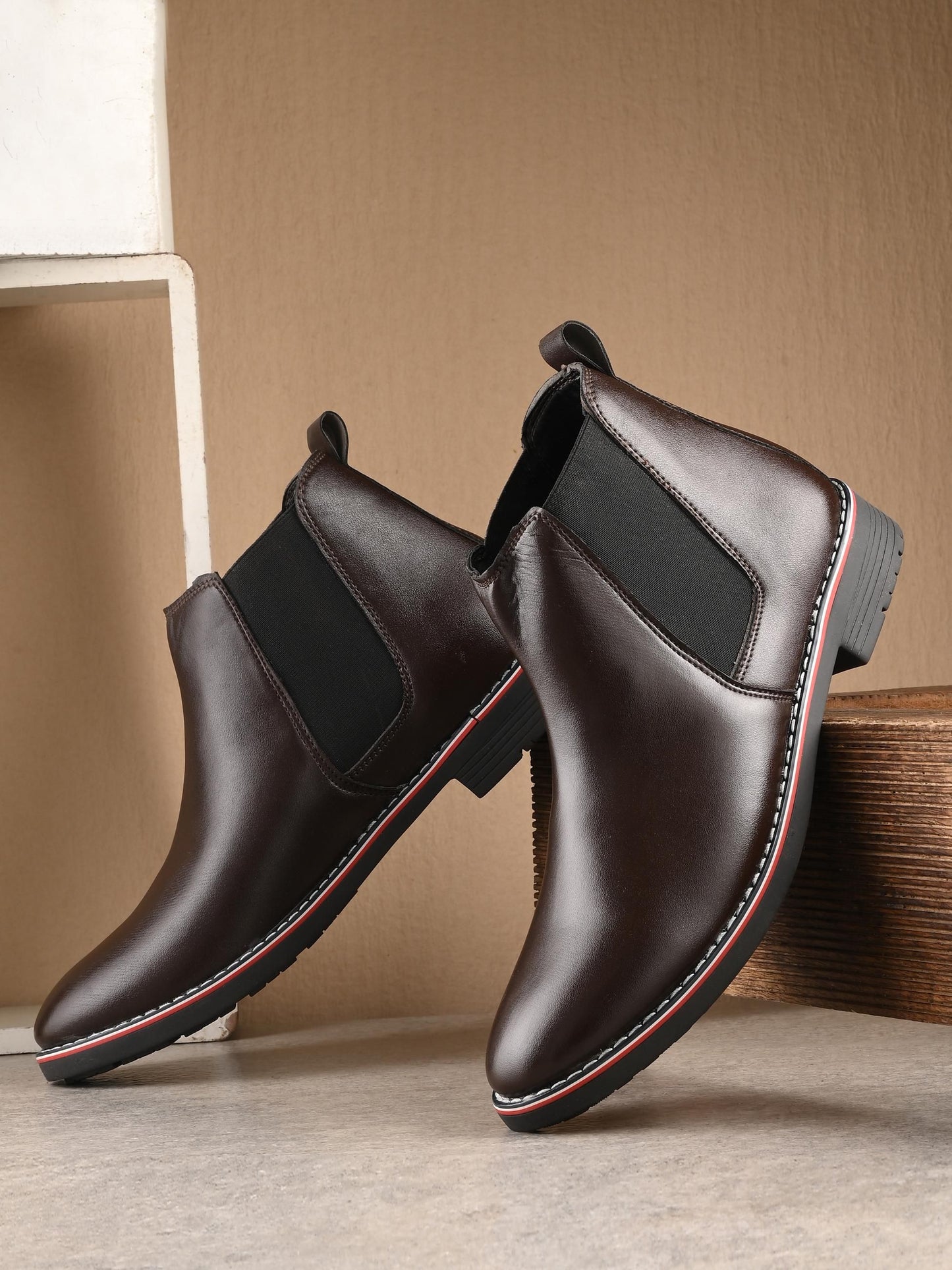 Men Textured Leather Mid-Top Chelsea Boots Brown